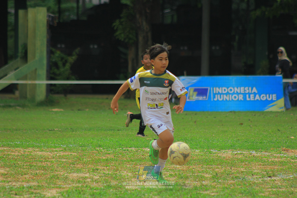 ijl u3 151125 el zeds vs pelita jaya soccer school