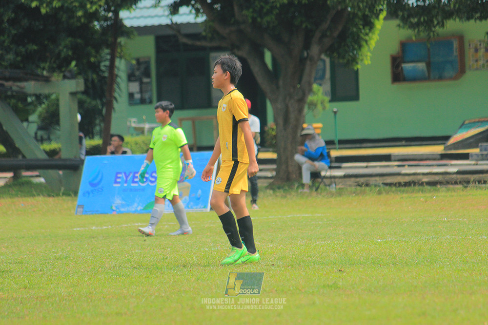 ijl u3 151125 el zeds vs pelita jaya soccer school
