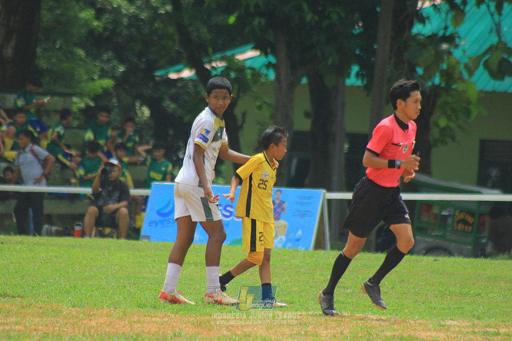 ijl u3 151125 el zeds vs pelita jaya soccer school