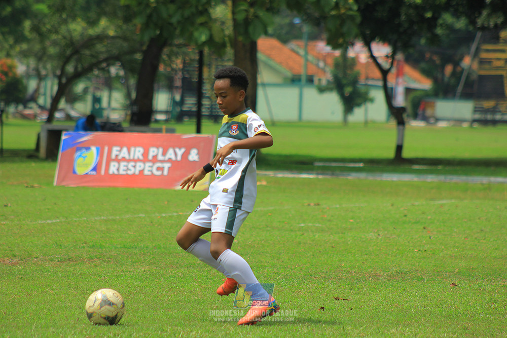 ijl u3 151125 el zeds vs pelita jaya soccer school