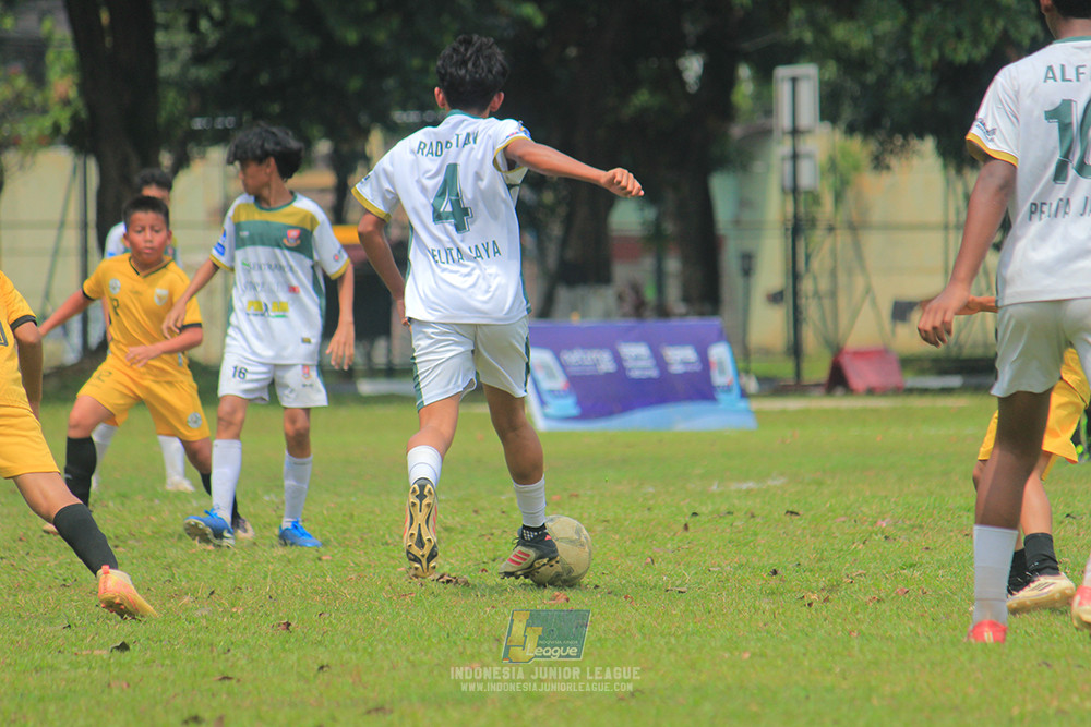 ijl u3 151125 el zeds vs pelita jaya soccer school