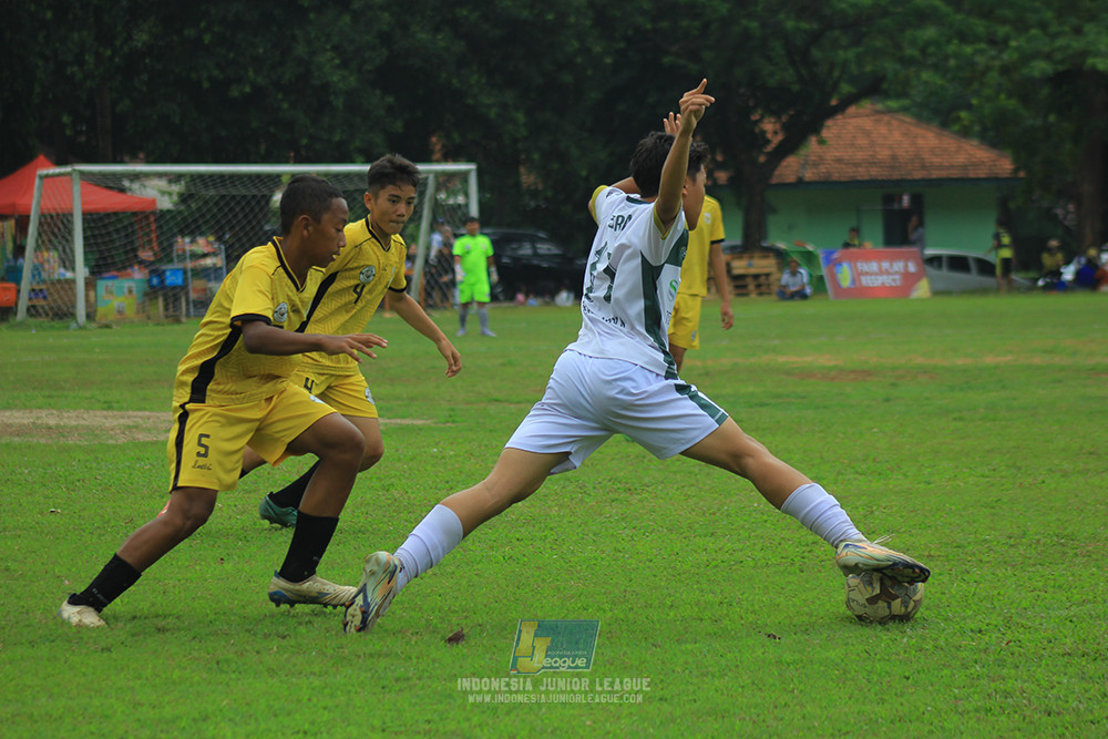 ijl u3 151125 el zeds vs pelita jaya soccer school