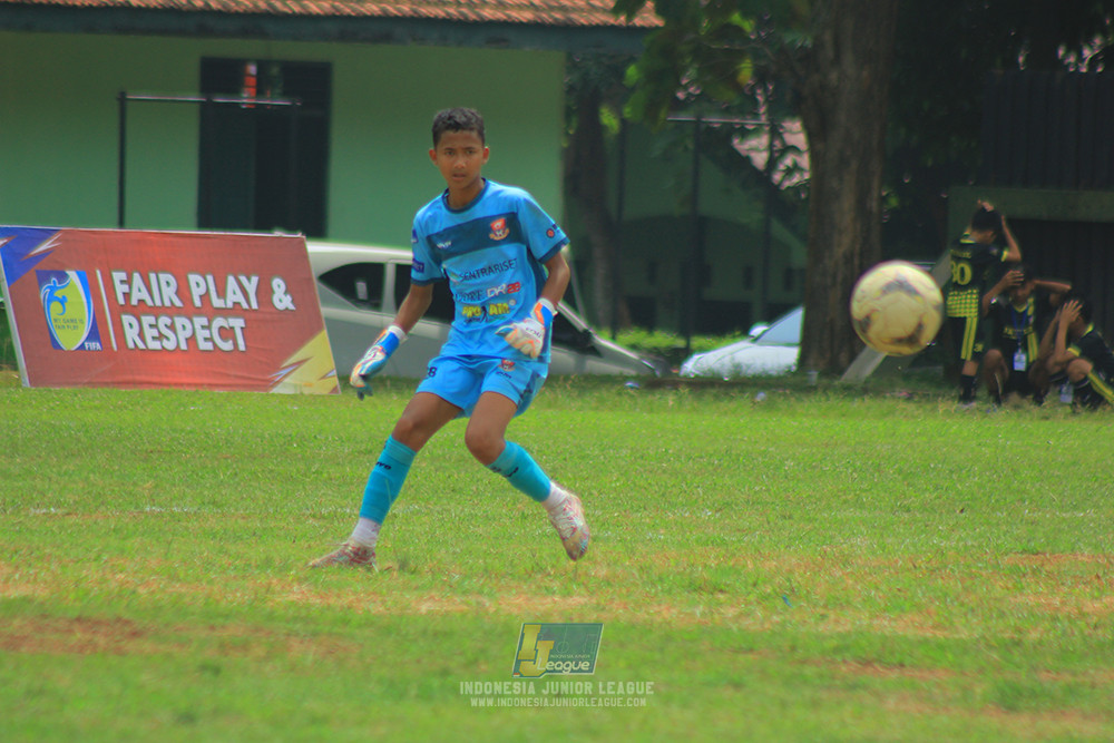 ijl u3 151125 el zeds vs pelita jaya soccer school