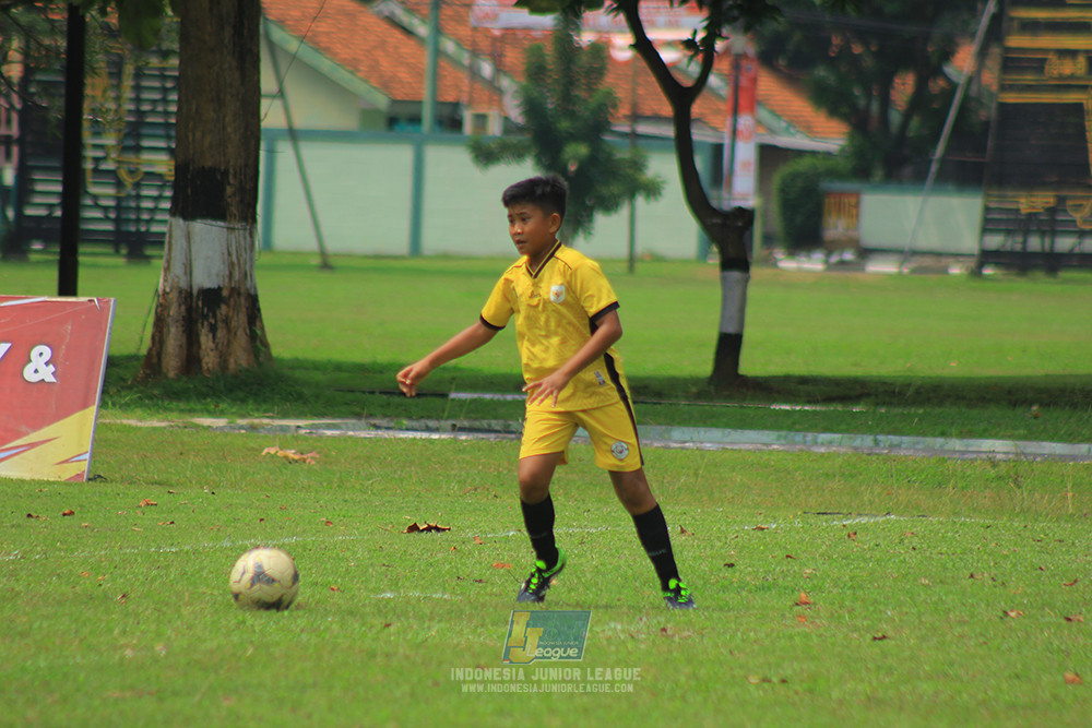 ijl u3 151125 el zeds vs pelita jaya soccer school