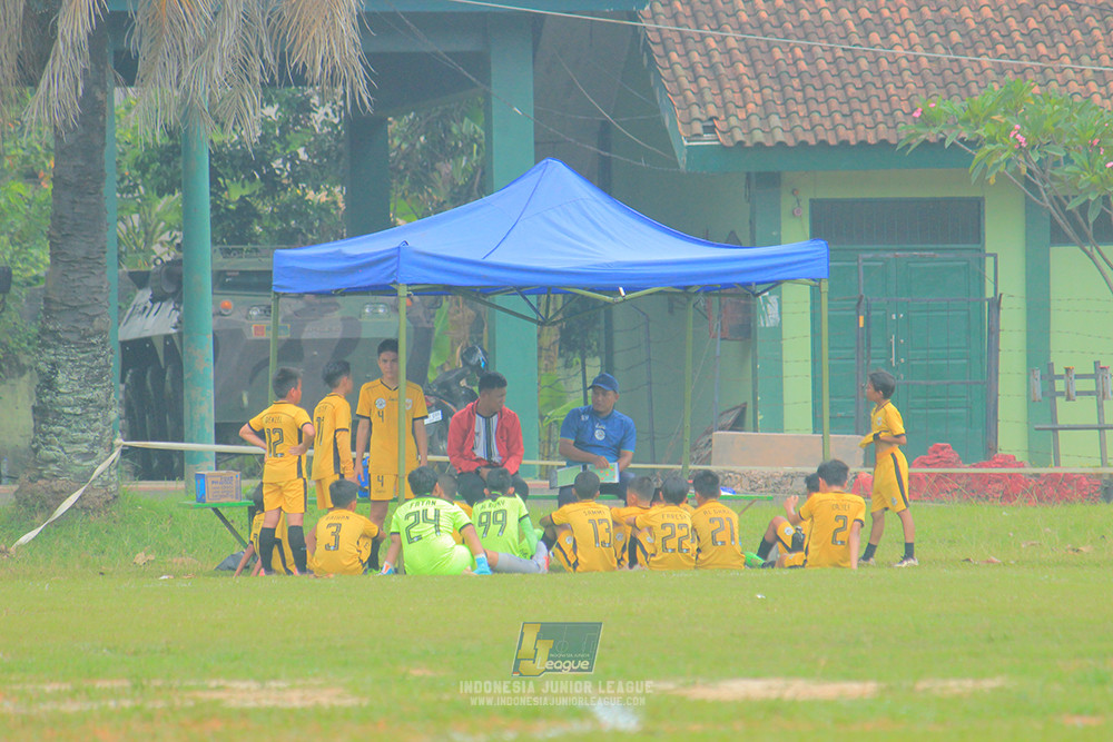 ijl u3 151125 el zeds vs pelita jaya soccer school