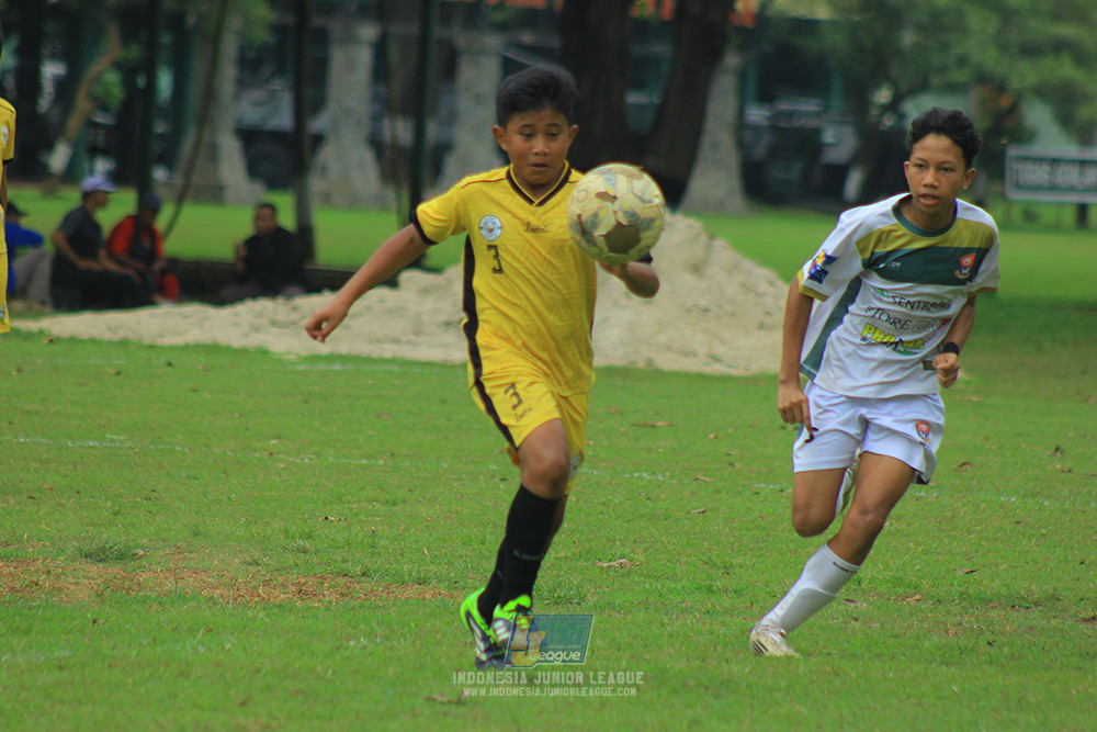 ijl u3 151125 el zeds vs pelita jaya soccer school