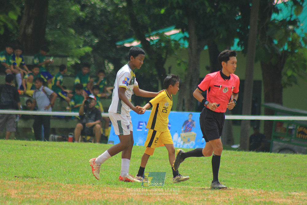 ijl u3 151125 el zeds vs pelita jaya soccer school