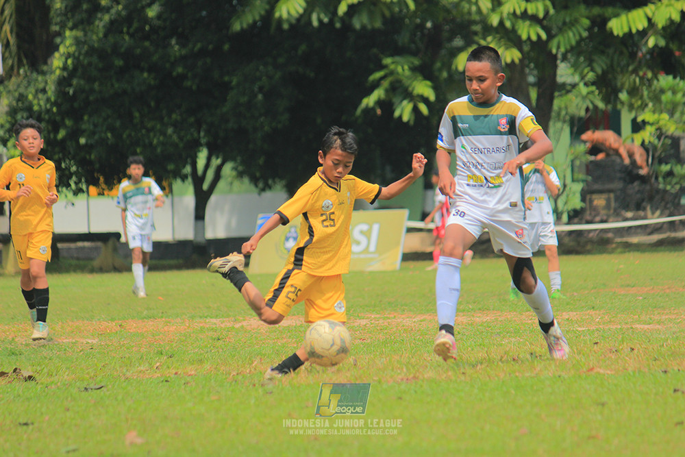 ijl u3 151125 el zeds vs pelita jaya soccer school