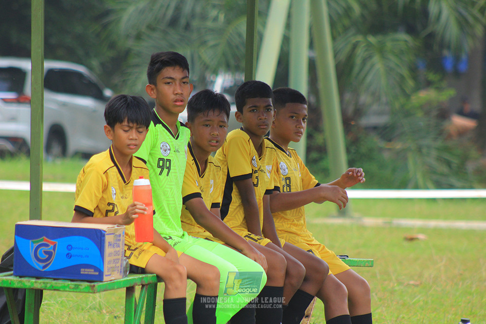 ijl u3 151125 el zeds vs pelita jaya soccer school
