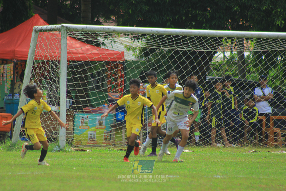 ijl u3 151125 el zeds vs pelita jaya soccer school
