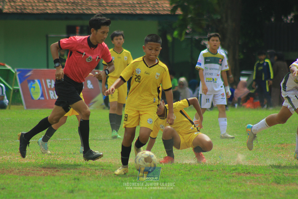 ijl u3 151125 el zeds vs pelita jaya soccer school