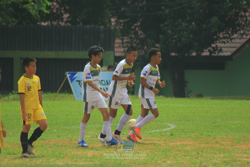 ijl u3 151125 el zeds vs pelita jaya soccer school