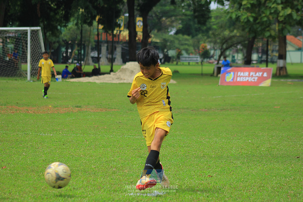 ijl u3 151125 el zeds vs pelita jaya soccer school