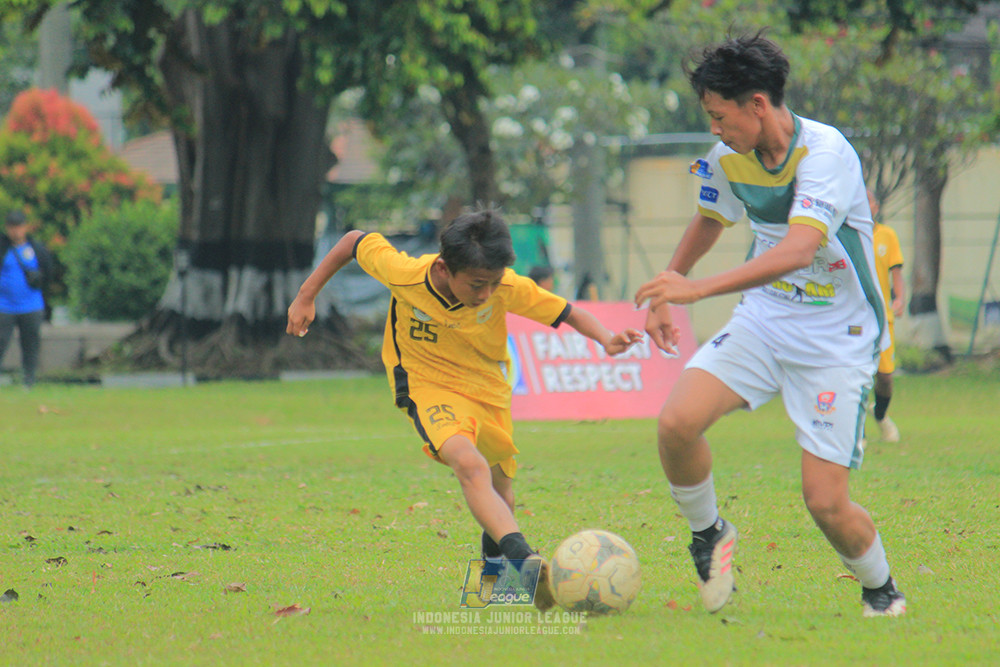 ijl u3 151125 el zeds vs pelita jaya soccer school