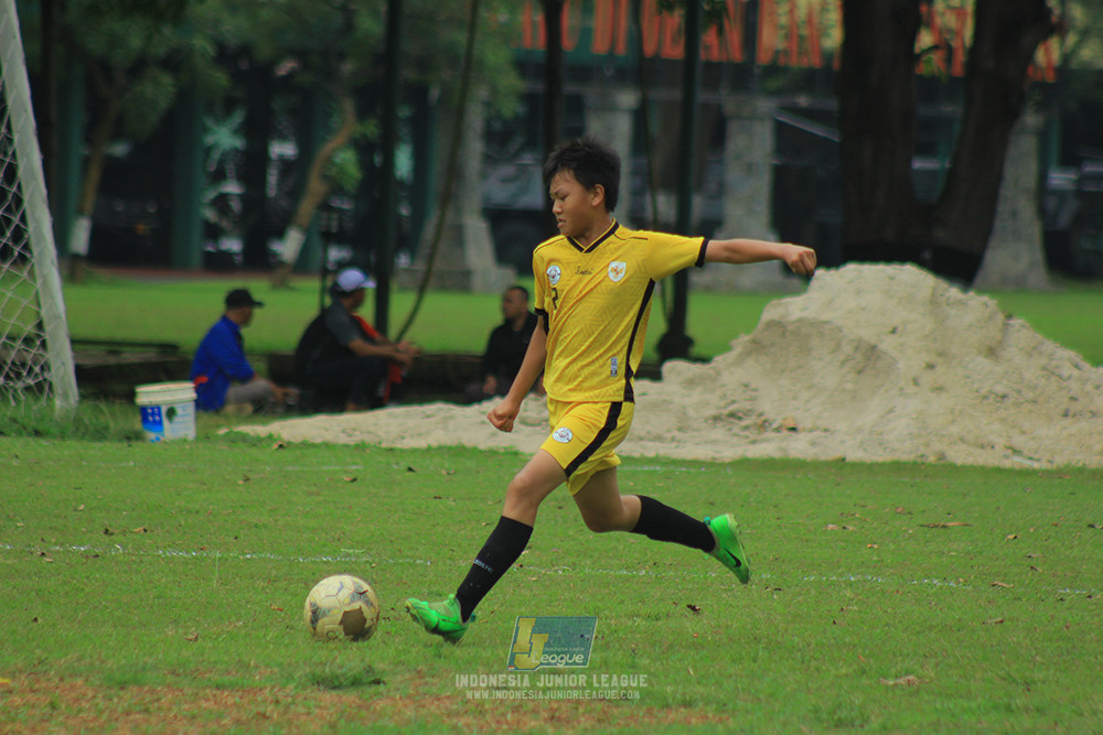 ijl u3 151125 el zeds vs pelita jaya soccer school