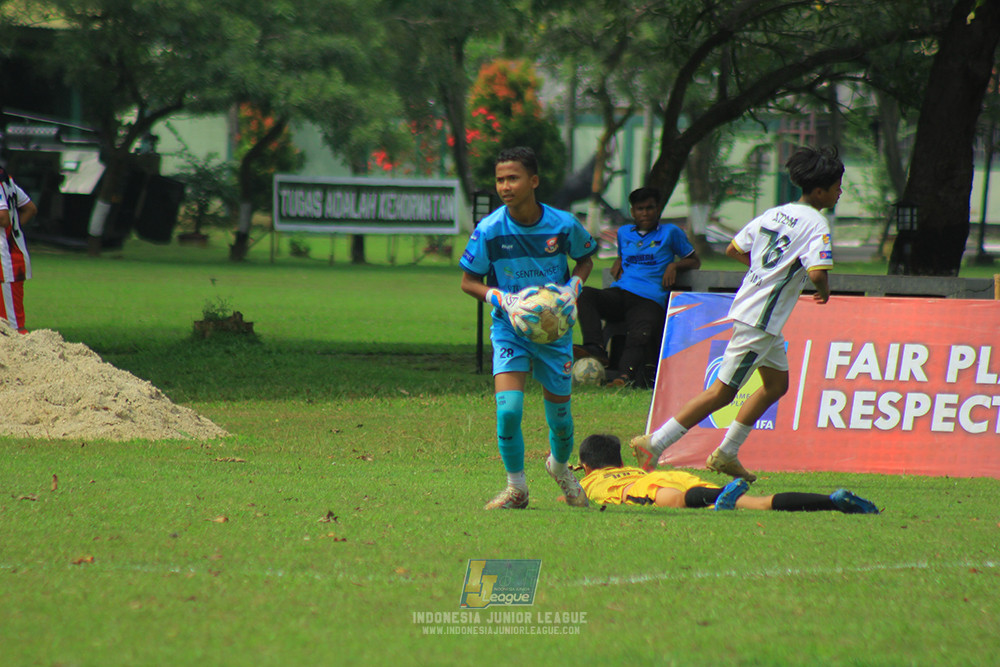 ijl u3 151125 el zeds vs pelita jaya soccer school
