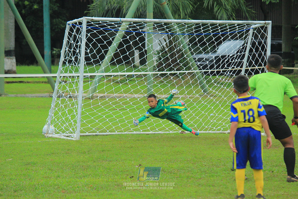 ijl u9 110126 brazillian ss lfa vs steelford united