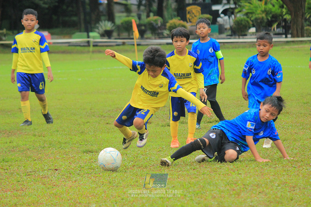 ijl u9 110126 brazillian ss lfa vs steelford united
