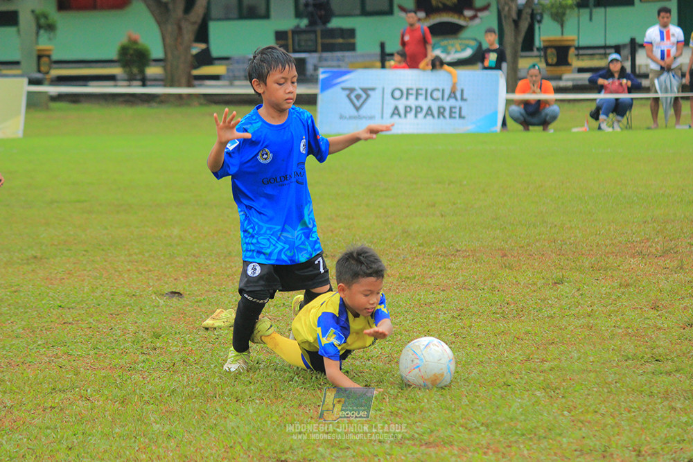 ijl u9 110126 brazillian ss lfa vs steelford united