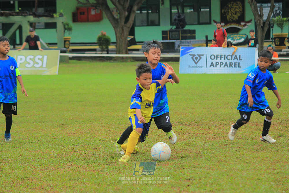 ijl u9 110126 brazillian ss lfa vs steelford united