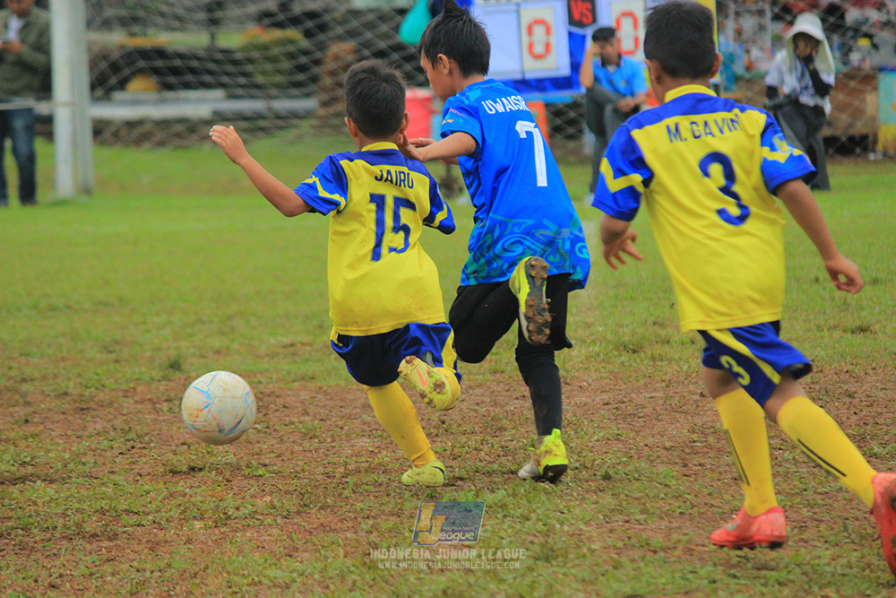 ijl u9 110126 brazillian ss lfa vs steelford united