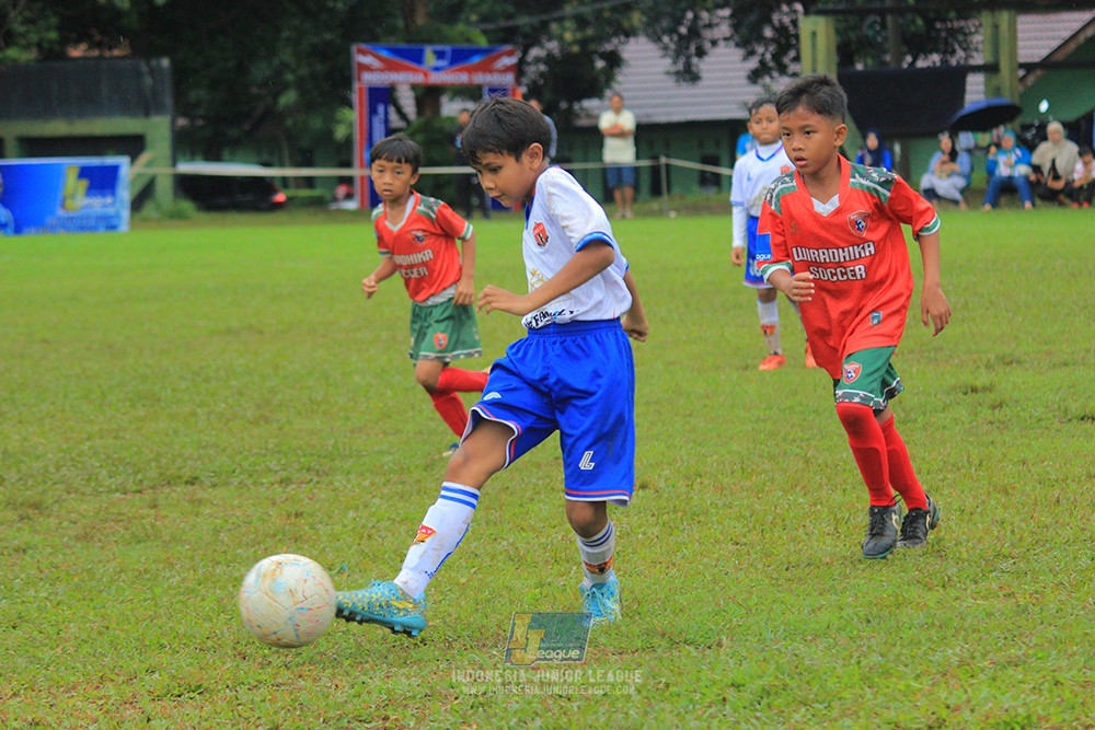 ijl u9 110126 diklat paku jaya vs wiradhika soccer