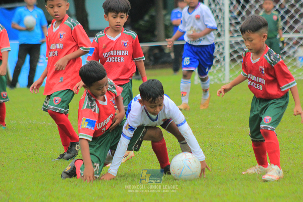ijl u9 110126 diklat paku jaya vs wiradhika soccer
