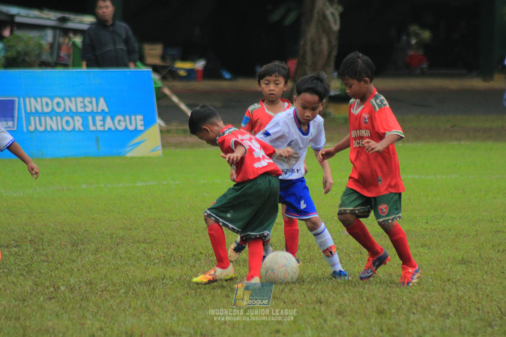 ijl u9 110126 diklat paku jaya vs wiradhika soccer