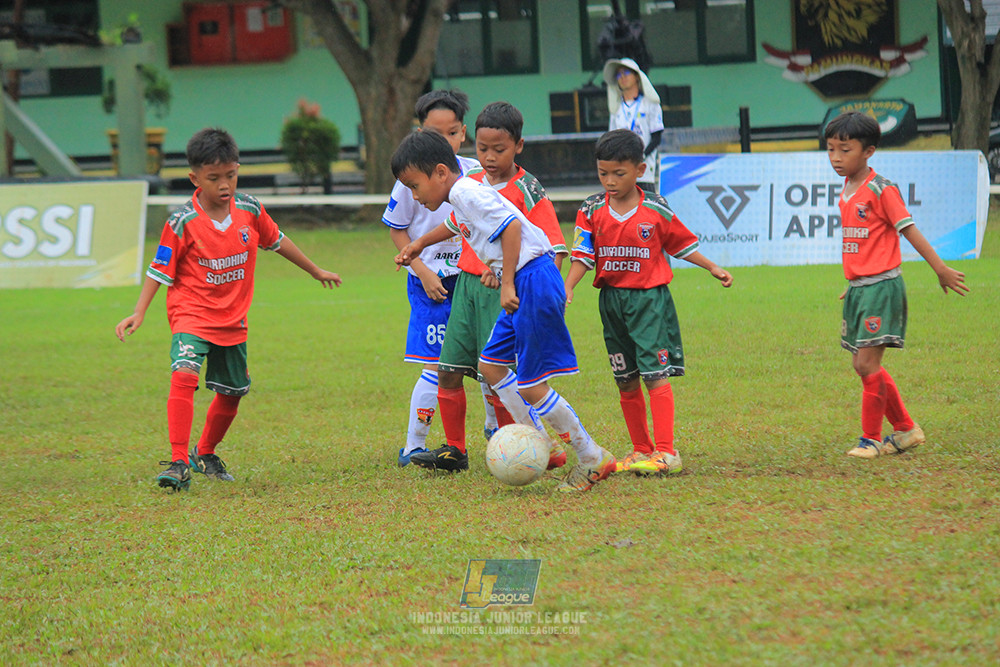ijl u9 110126 diklat paku jaya vs wiradhika soccer
