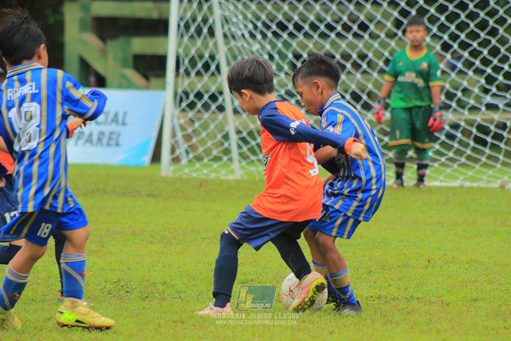 ijl u9 110126 versus academy vs nusnatara 2004