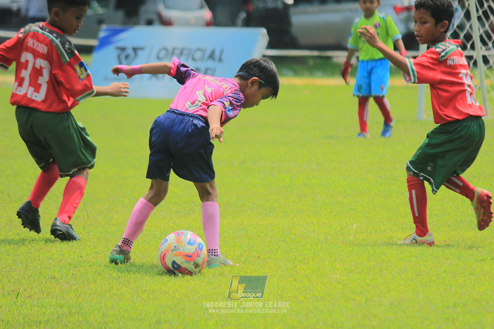 ijl u9 190426 cileungsi united vs wiradhika soccer