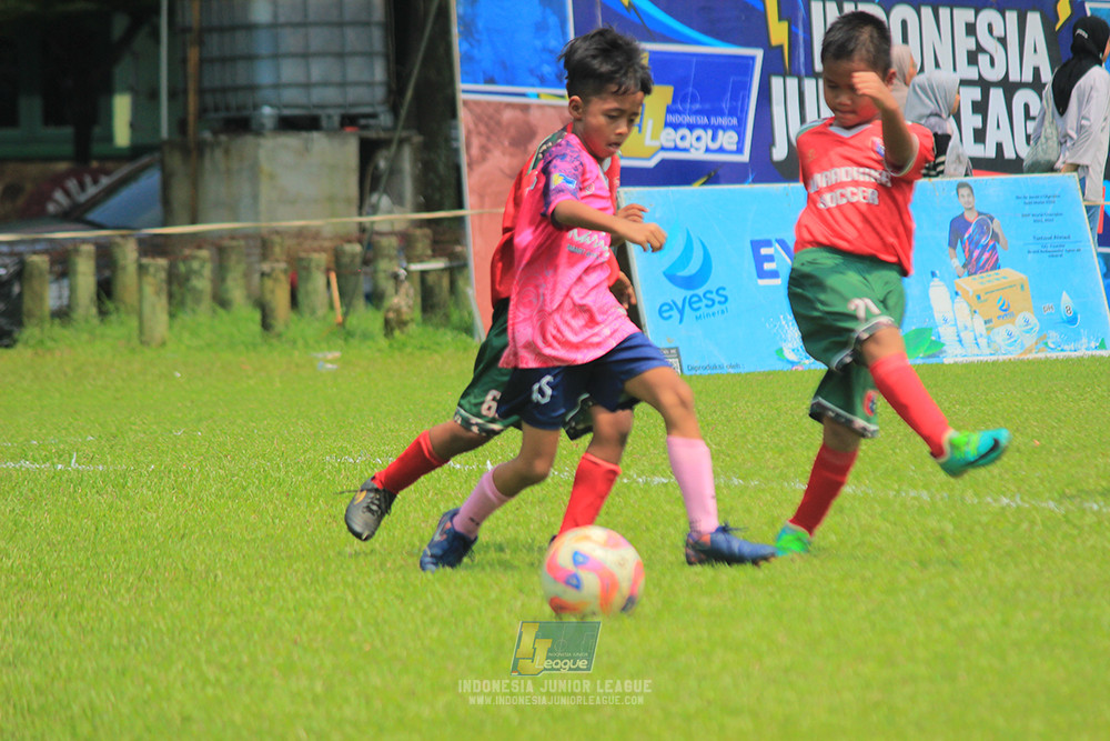 ijl u9 190426 cileungsi united vs wiradhika soccer