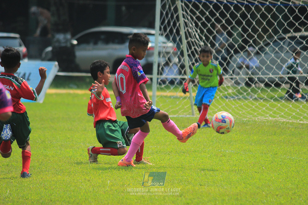ijl u9 190426 cileungsi united vs wiradhika soccer