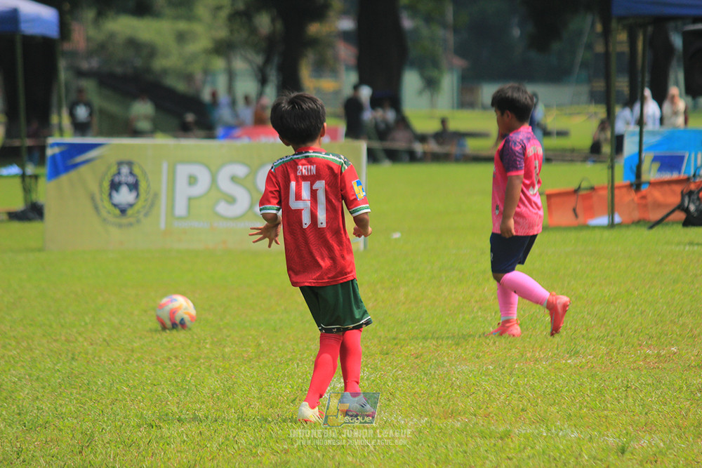ijl u9 190426 cileungsi united vs wiradhika soccer