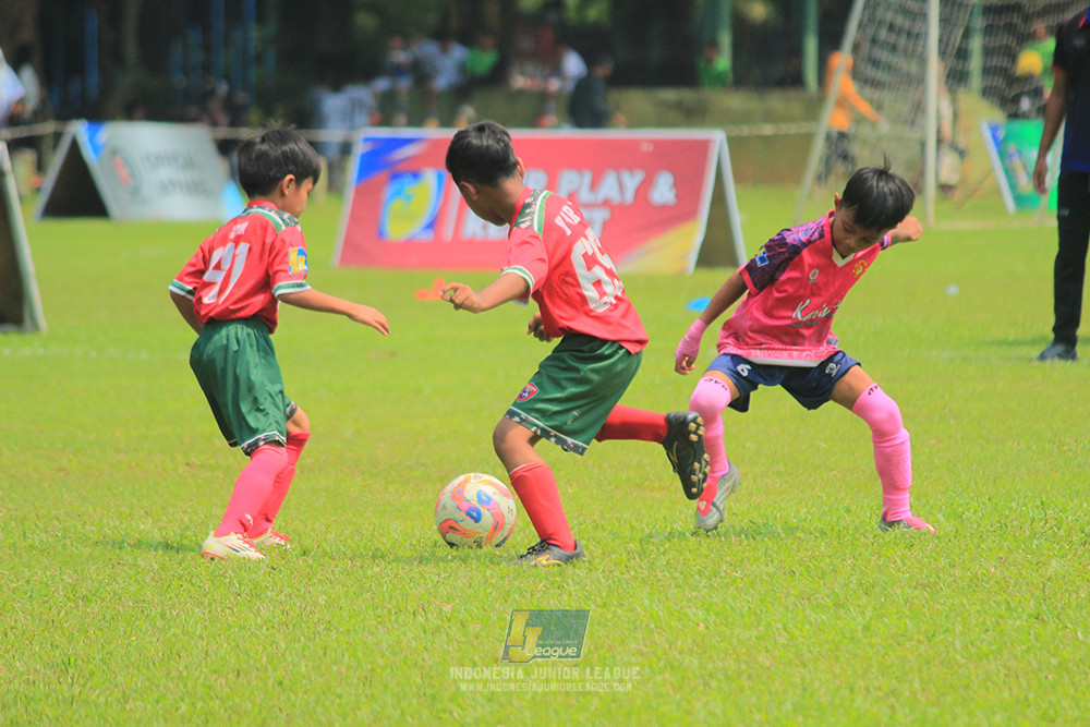 ijl u9 190426 cileungsi united vs wiradhika soccer