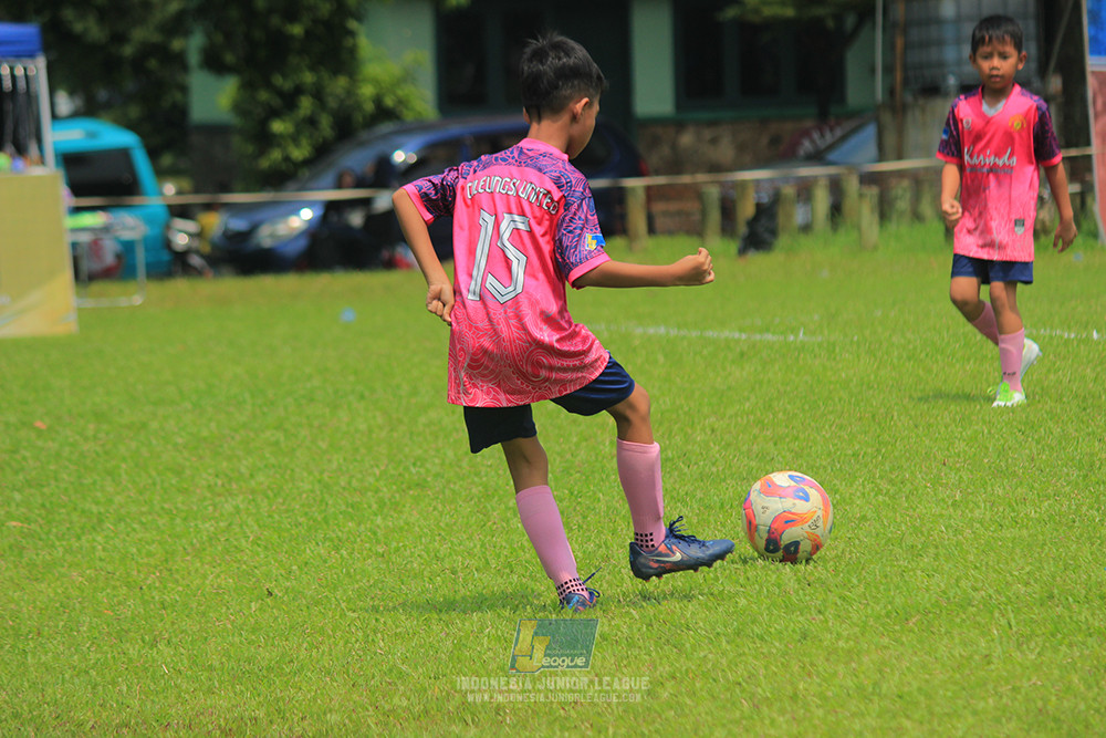 ijl u9 190426 cileungsi united vs wiradhika soccer