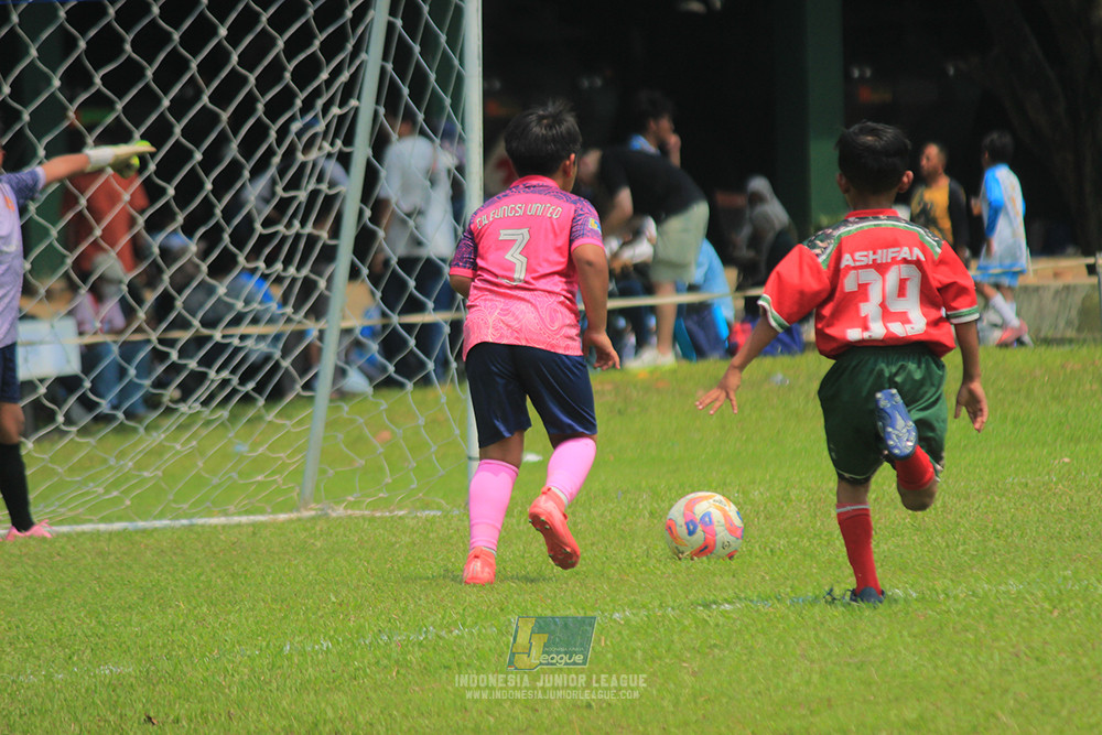 ijl u9 190426 cileungsi united vs wiradhika soccer