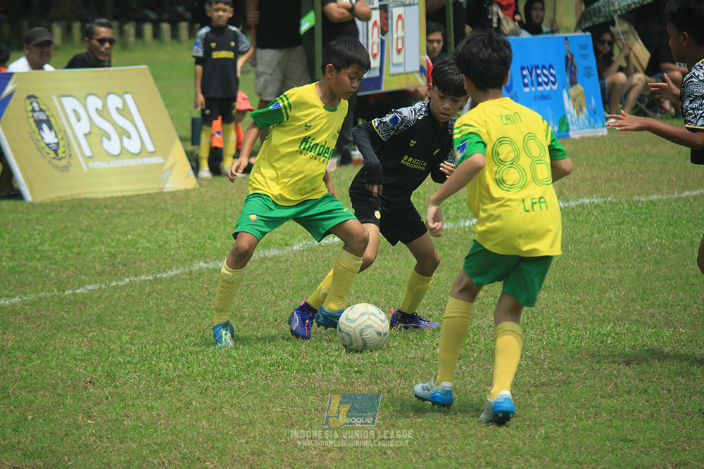 ijlu10 170825 brazillian soccer bintaro vs brazillian soccer lfa