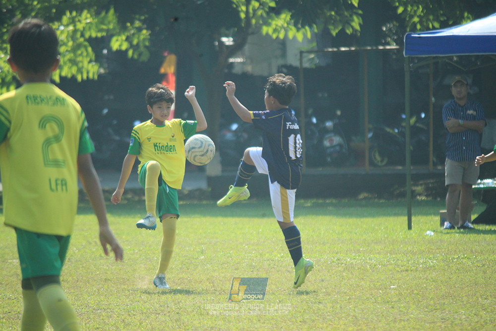 ijlu10 170825 brazillian soccer lfa vs pelita jaya soccer school