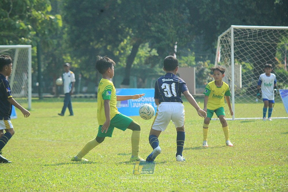 ijlu10 170825 brazillian soccer lfa vs pelita jaya soccer school