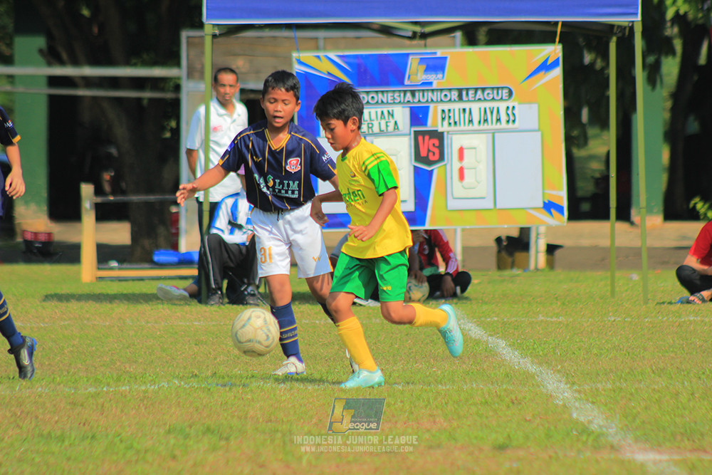 ijlu10 170825 brazillian soccer lfa vs pelita jaya soccer school