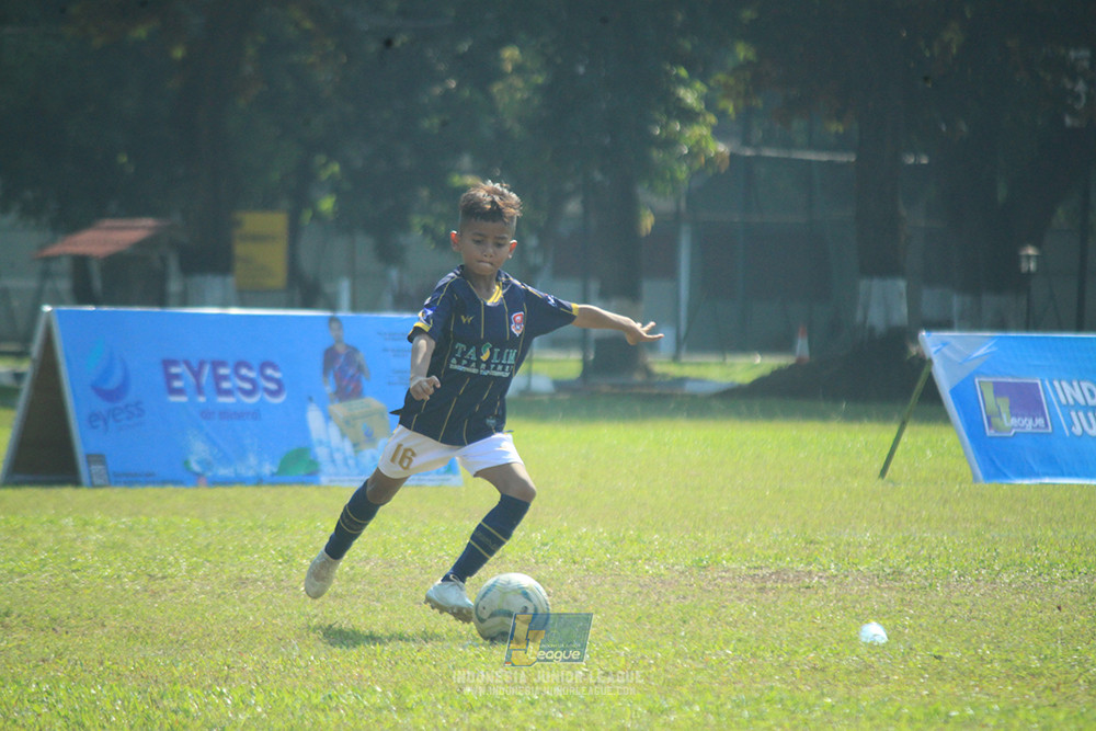ijlu10 170825 brazillian soccer lfa vs pelita jaya soccer school