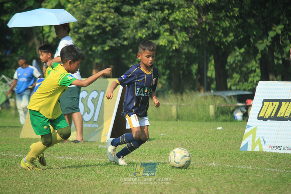 ijlu10 170825 brazillian soccer lfa vs pelita jaya soccer school