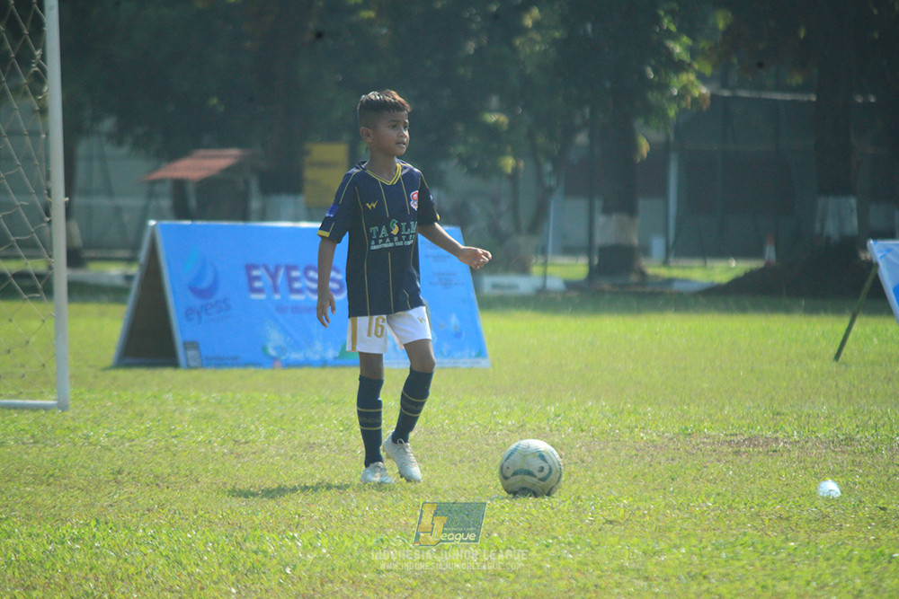 ijlu10 170825 brazillian soccer lfa vs pelita jaya soccer school