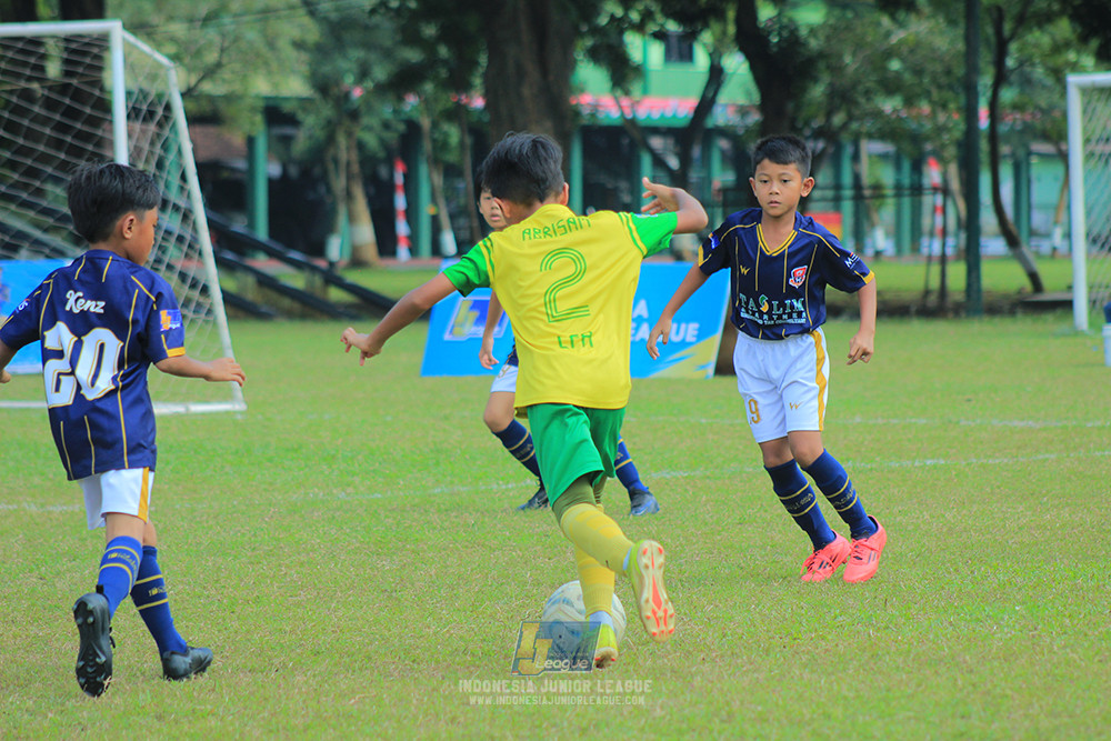 ijlu10 170825 brazillian soccer lfa vs pelita jaya soccer school