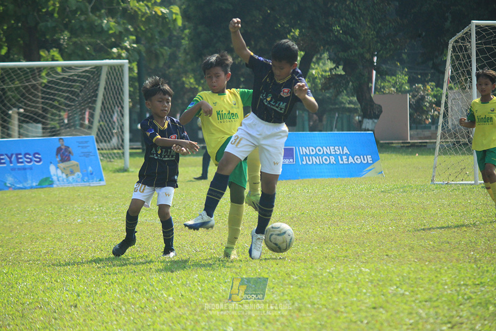 ijlu10 170825 brazillian soccer lfa vs pelita jaya soccer school