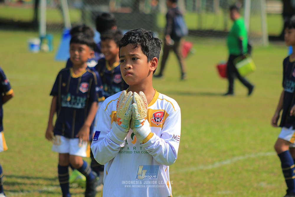 ijlu10 170825 brazillian soccer lfa vs pelita jaya soccer school