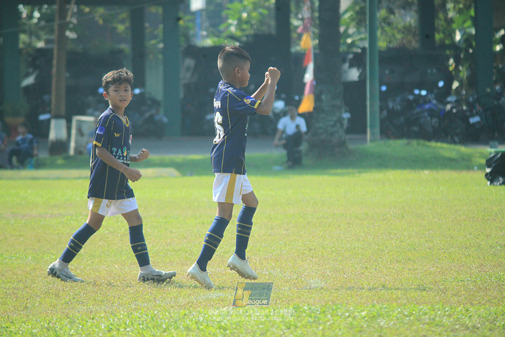 ijlu10 170825 brazillian soccer lfa vs pelita jaya soccer school