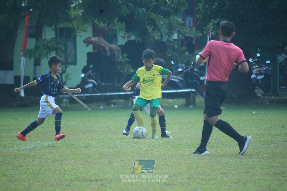 ijlu10 170825 brazillian soccer lfa vs pelita jaya soccer school