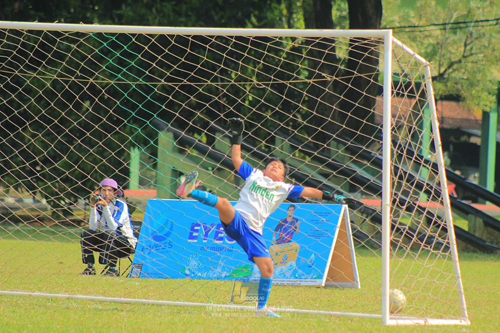 ijlu10 170825 brazillian soccer lfa vs pelita jaya soccer school